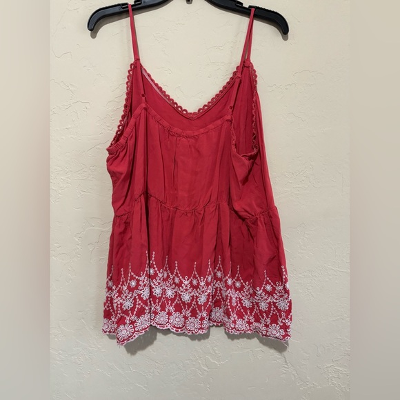 Plus Size Red Eyelet Peplum Tank Top 1X - Picture 4 of 5